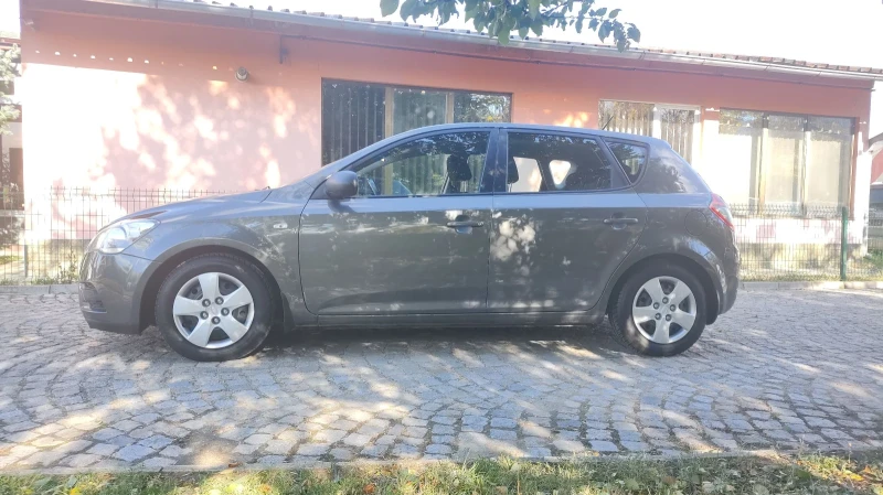 Kia Ceed 1.4 benzin, снимка 4 - Автомобили и джипове - 47538105