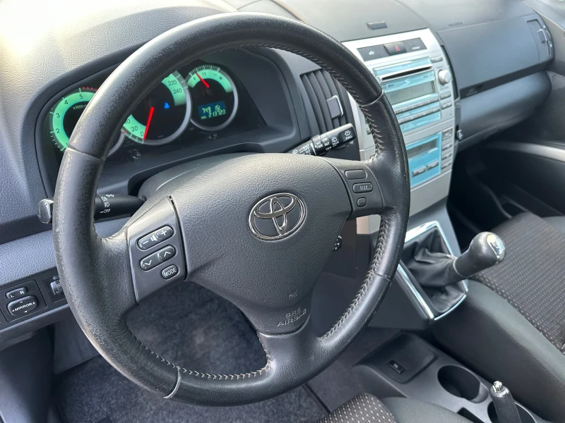 Toyota Corolla verso 2.2D4D* 136k.c.* REALNI KM* 7MESTA* , снимка 8 - Автомобили и джипове - 49293794