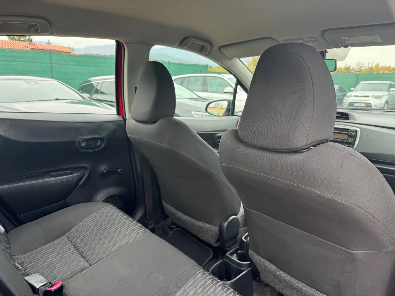 Toyota Yaris 1.0 VVTi КЛИМАТИК, снимка 13 - Автомобили и джипове - 52303582