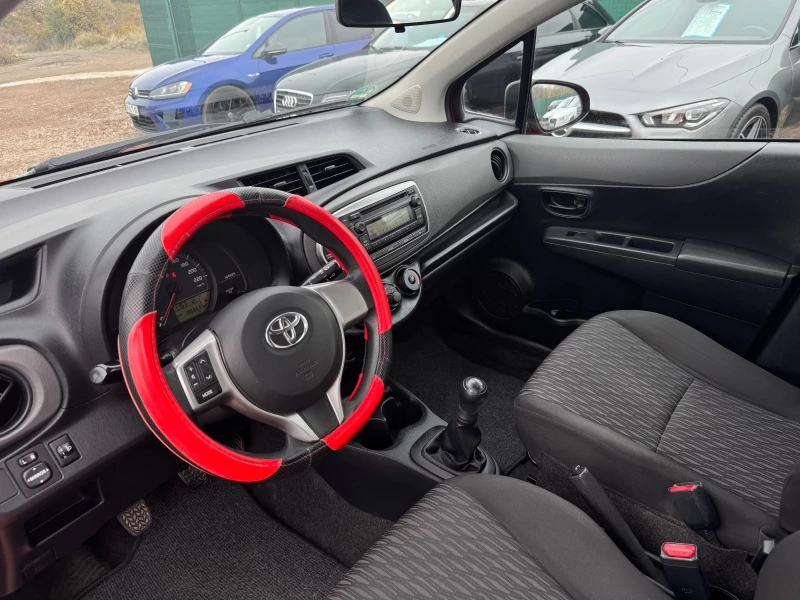 Toyota Yaris 1.0 VVTi КЛИМАТИК, снимка 10 - Автомобили и джипове - 52303582