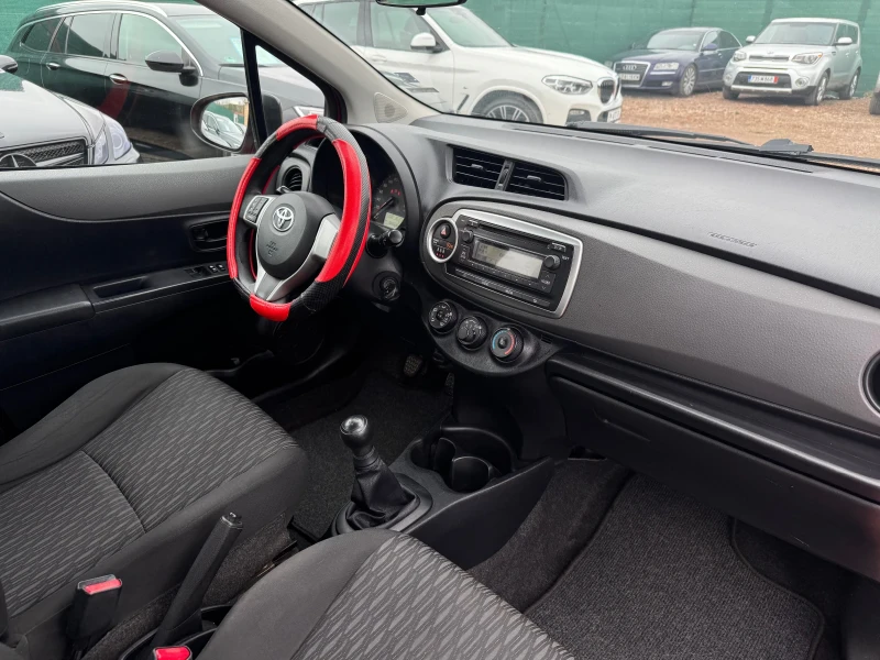 Toyota Yaris 1.0 VVTi КЛИМАТИК, снимка 14 - Автомобили и джипове - 52303582