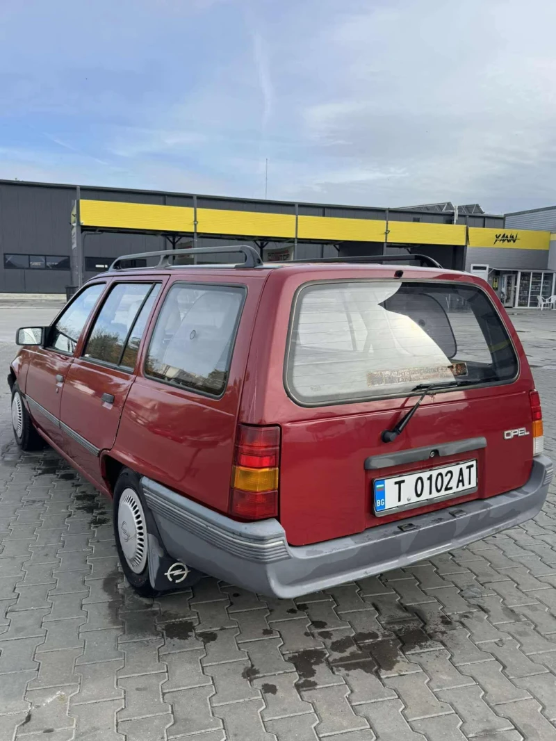 Opel Kadett 1.3 LPG 1987 гаражна, снимка 3 - Автомобили и джипове - 52309902