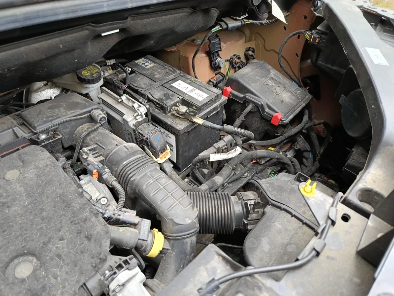 Peugeot Rifter, снимка 15 - Автомобили и джипове - 52348233