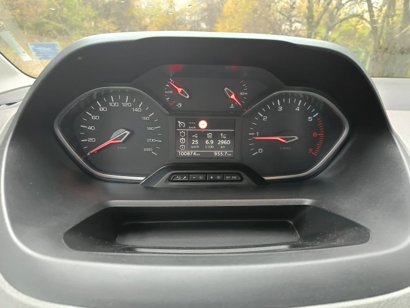 Peugeot Rifter, снимка 7 - Автомобили и джипове - 52348233