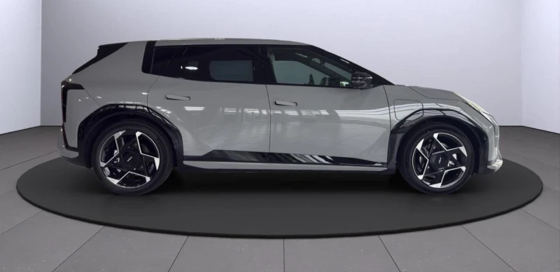 Kia EV3 EV4* GT* 81kW* HEAD-UP* DISTR* KEYLESS* MEMORY* , снимка 3 - Автомобили и джипове - 52523939