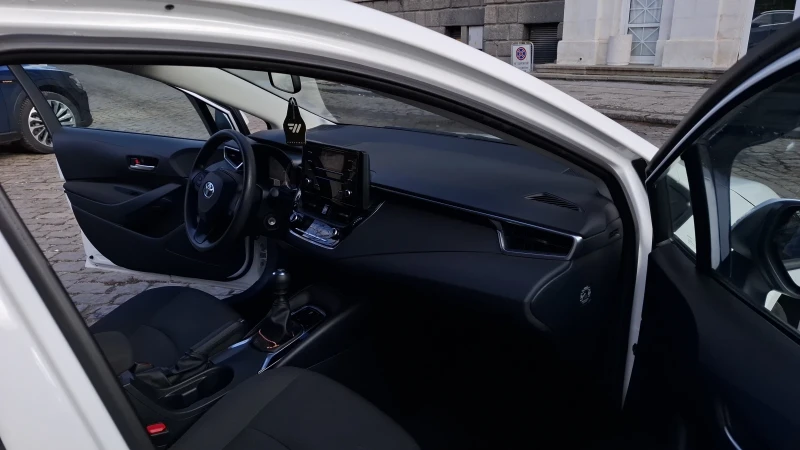 Toyota Corolla 1.6/4 цилиндъра/, снимка 9 - Автомобили и джипове - 52691492