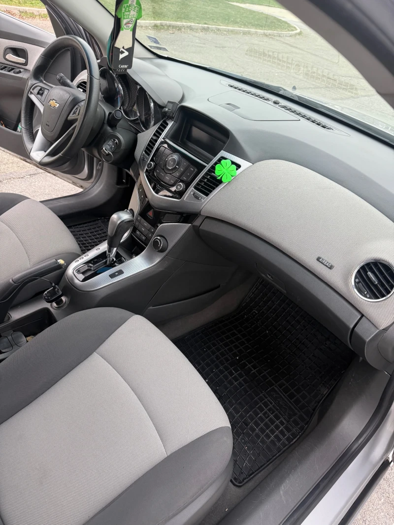 Chevrolet Cruze, снимка 8 - Автомобили и джипове - 52975423