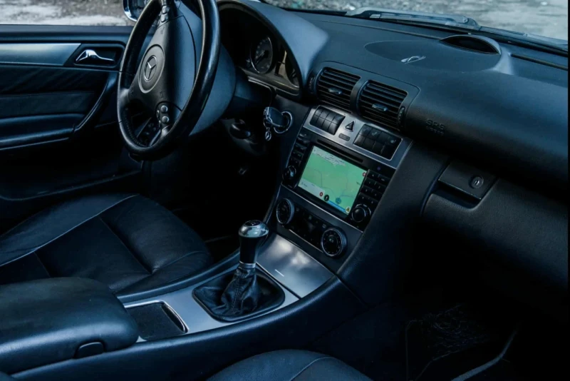 Mercedes-Benz C 320, снимка 7 - Автомобили и джипове - 53272152