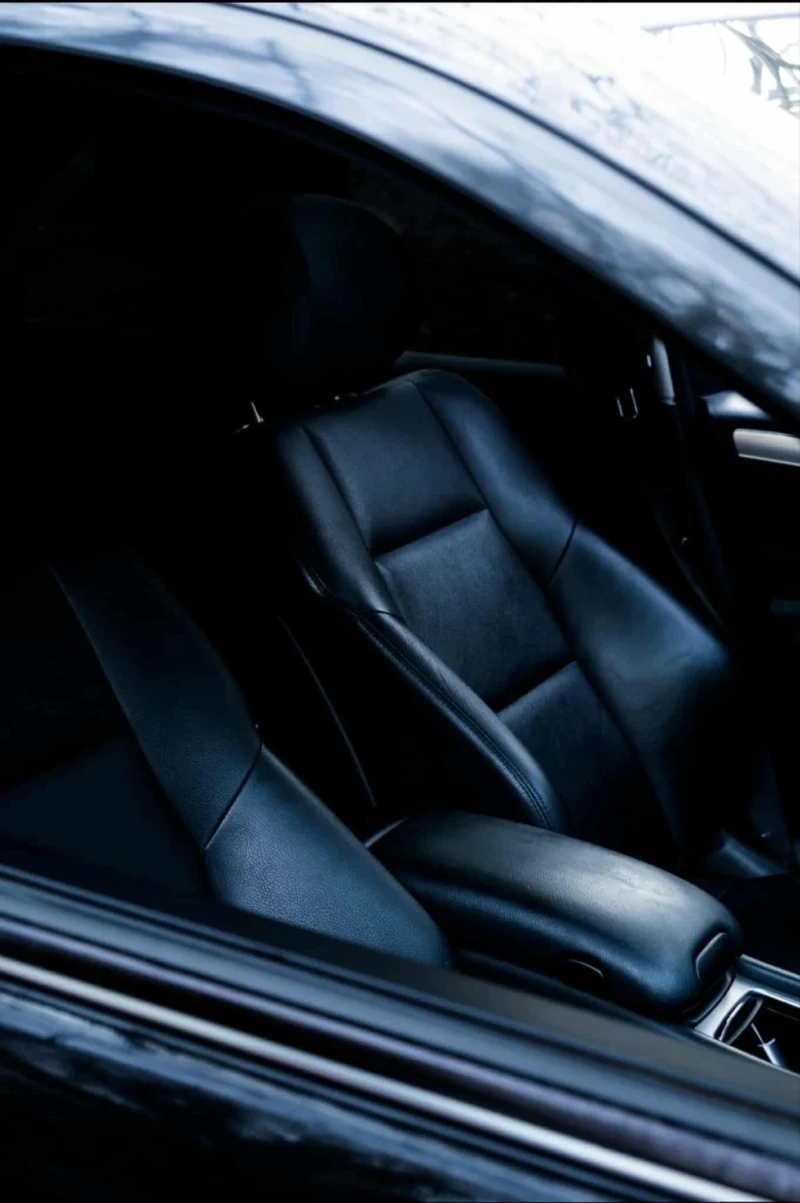 Mercedes-Benz C 320, снимка 8 - Автомобили и джипове - 53272152