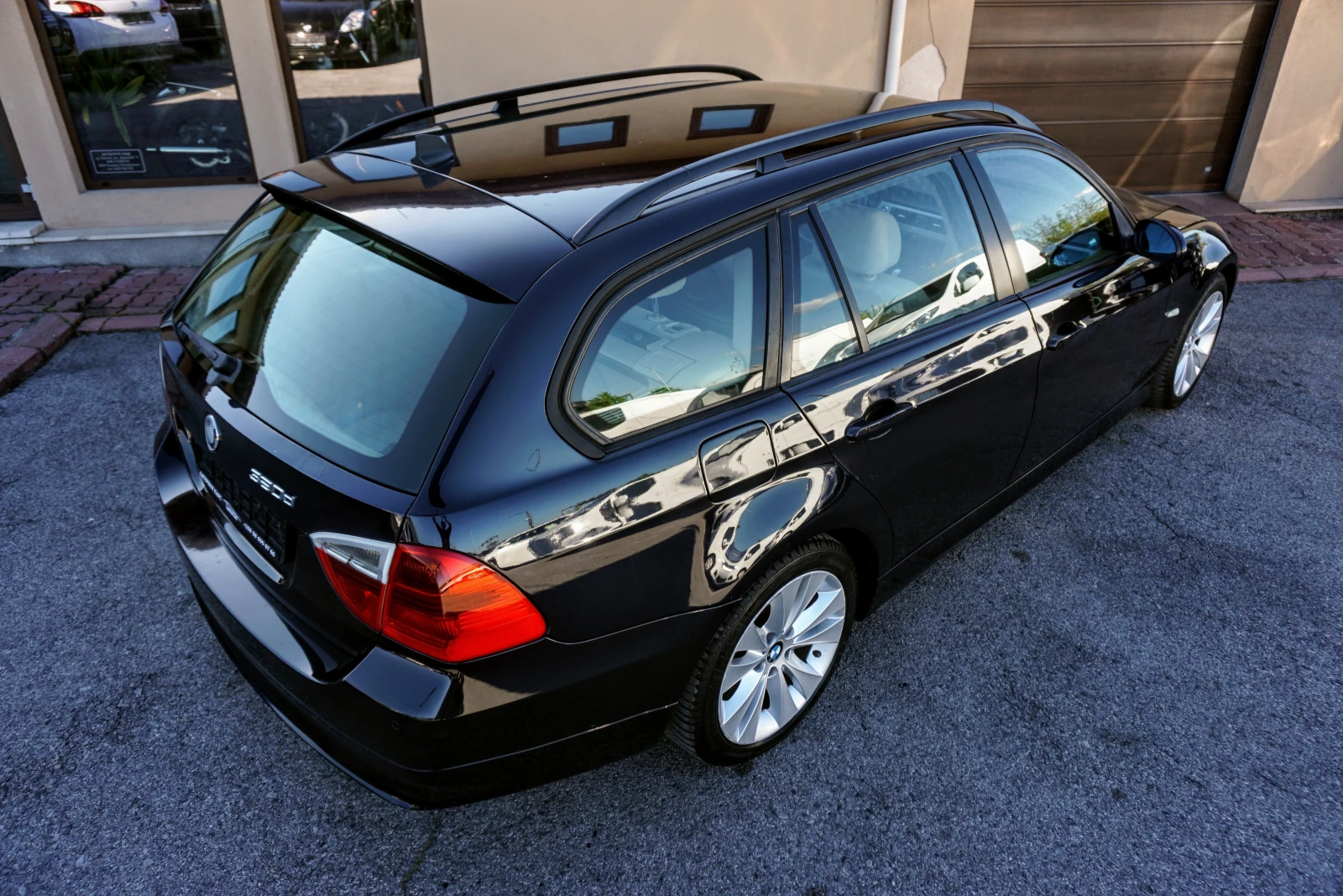 BMW 320 D TOURING MSPORT - изображение 3