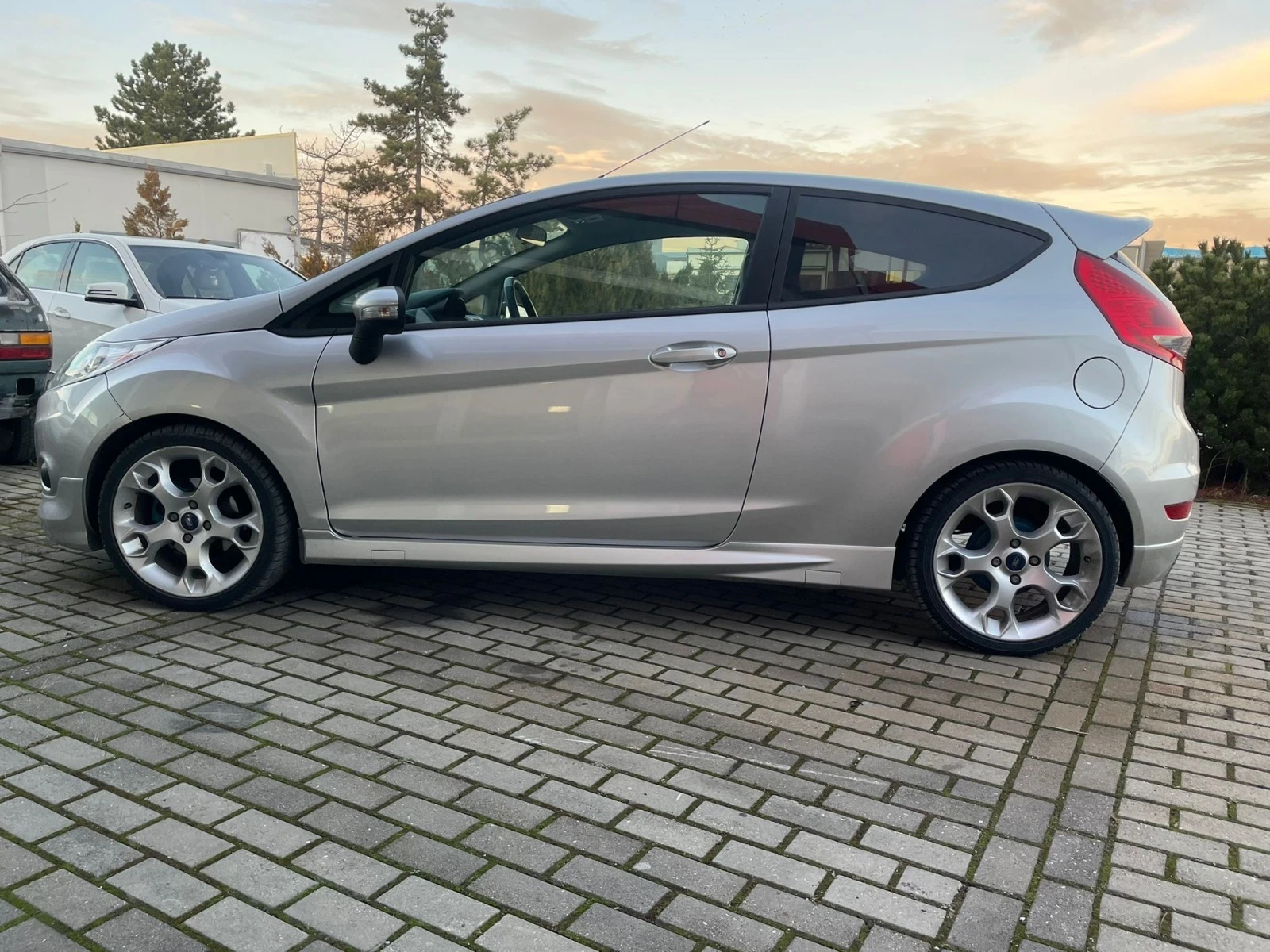 Ford Fiesta 1.6i ZETEC S ГАЗ - изображение 4