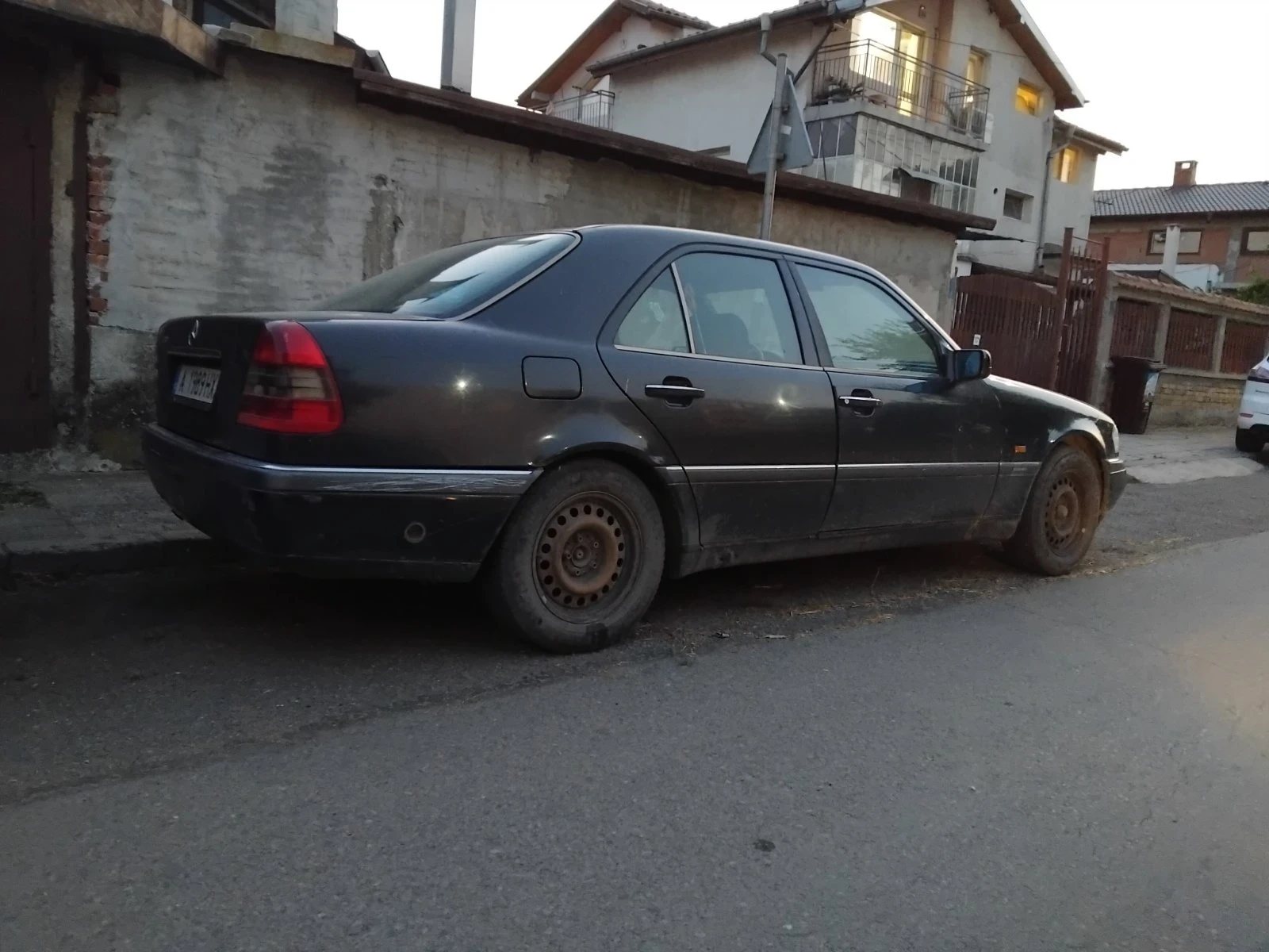 Mercedes-Benz C 200  - изображение 2