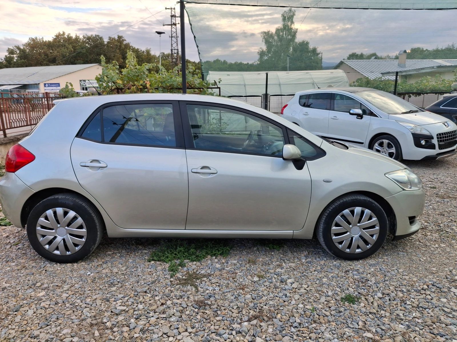 Toyota Auris  - изображение 4