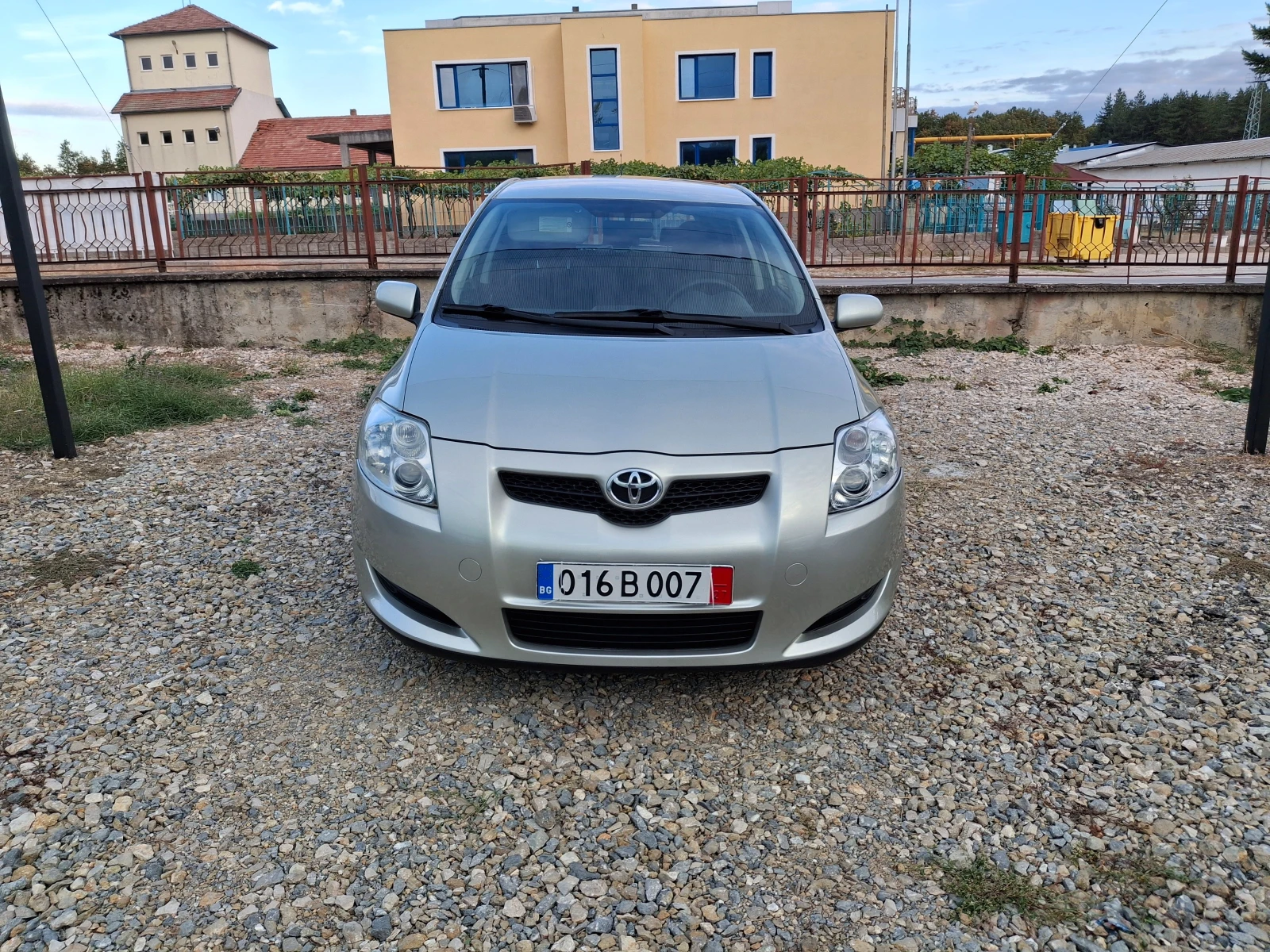 Toyota Auris  - изображение 2