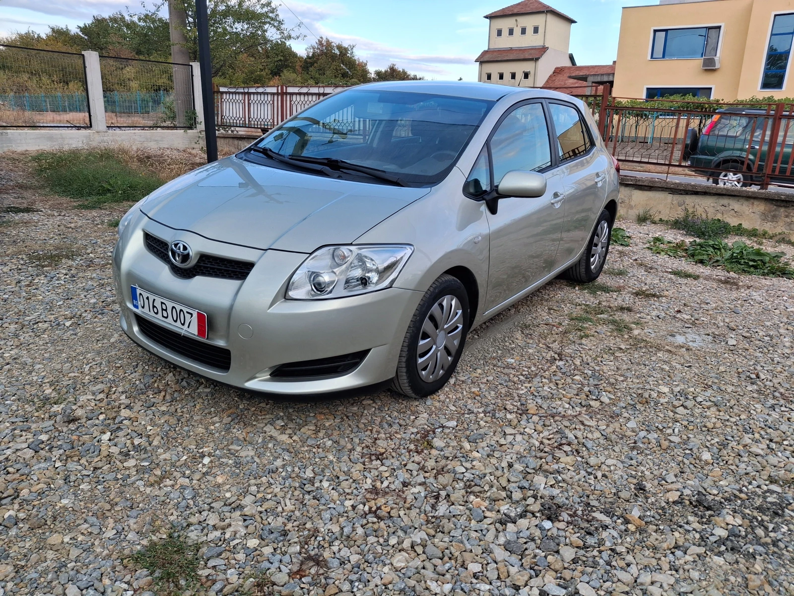 Toyota Auris  - изображение 3