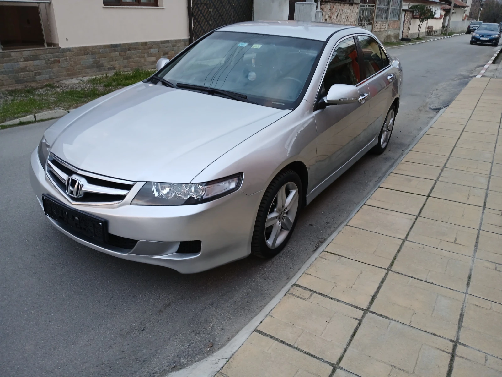 Honda Accord 20i - изображение 2