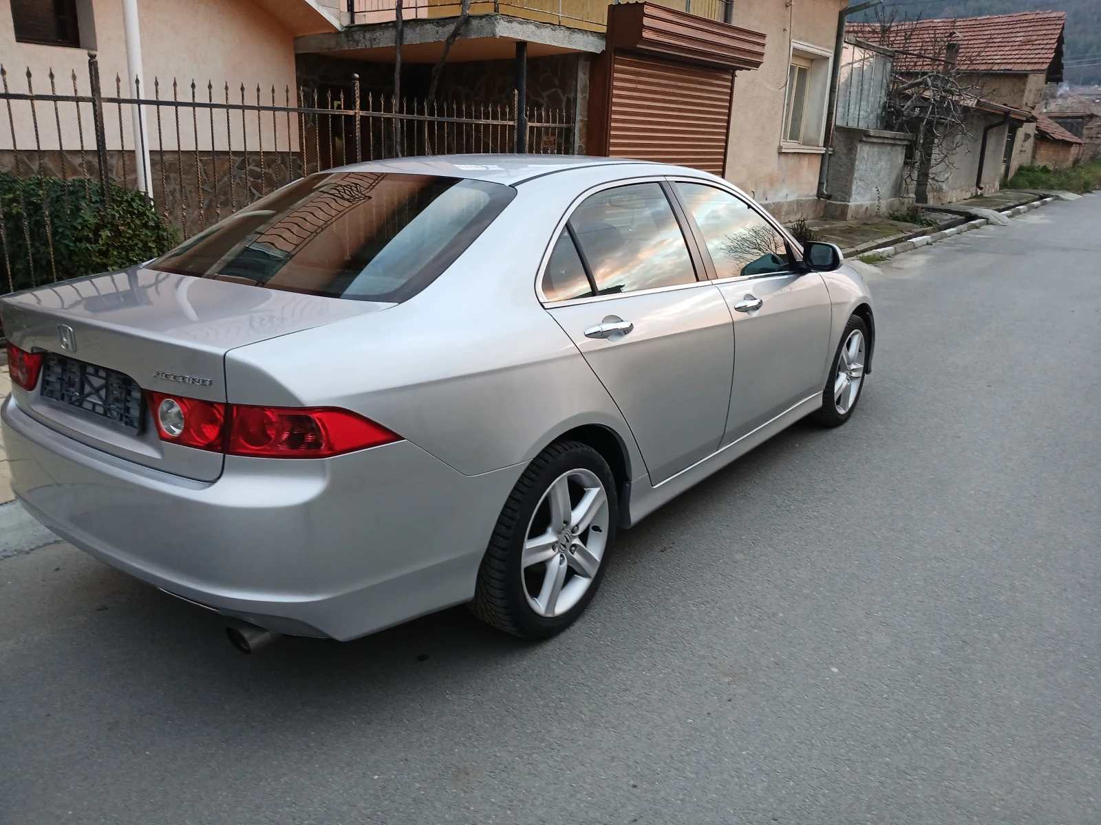 Honda Accord 20i - изображение 5
