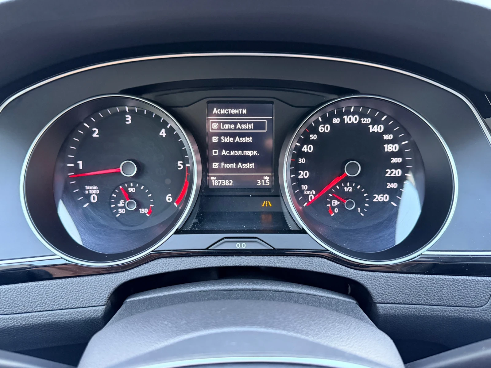 VW Passat 2.0TDI DSG NAVI CAMERA 360 DISTRONIC PANO AMBIENT, снимка 8 - Автомобили и джипове - 53772178