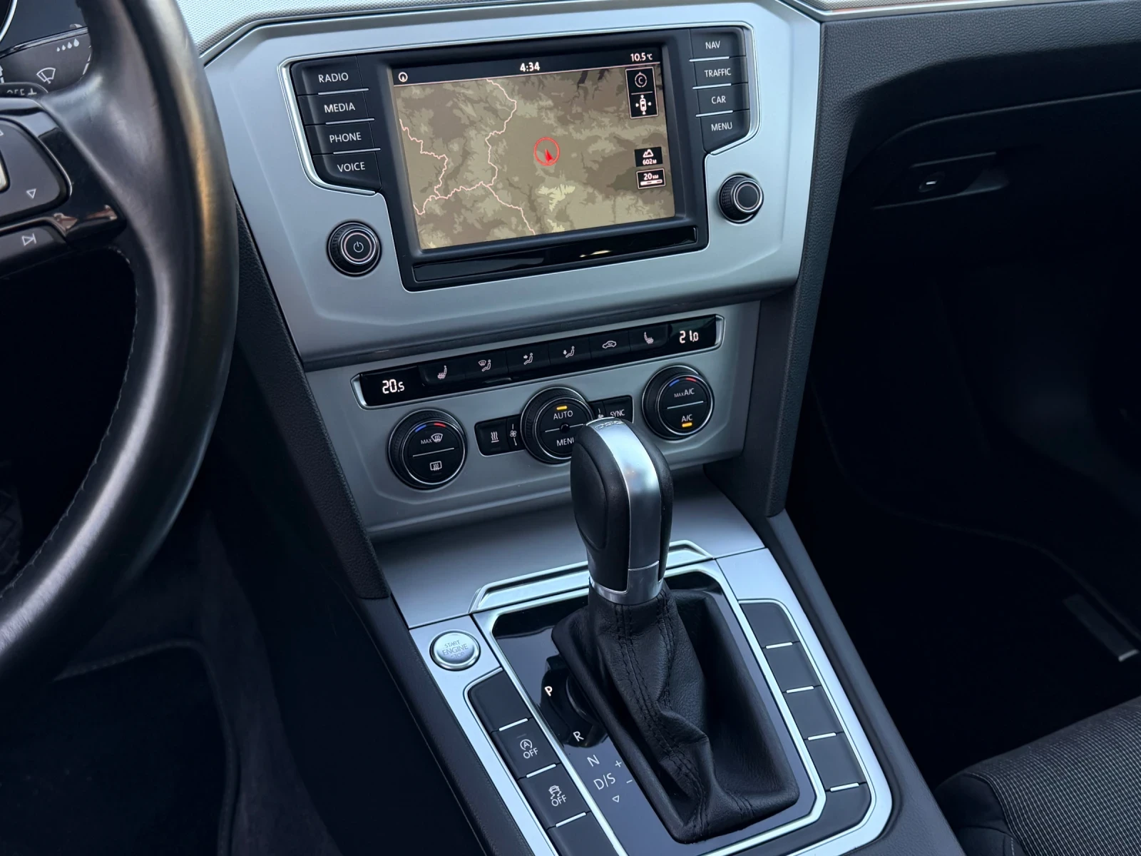 VW Passat 2.0TDI DSG NAVI CAMERA 360 DISTRONIC PANO AMBIENT, снимка 12 - Автомобили и джипове - 53772178