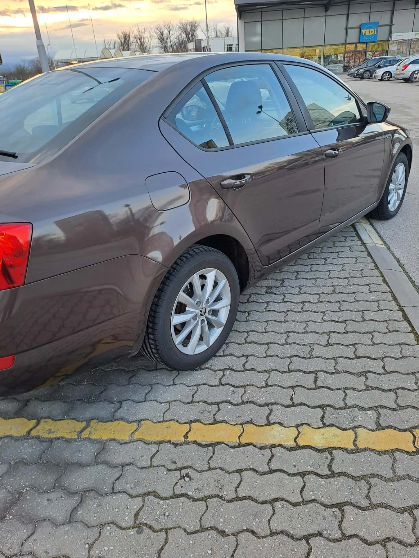 Skoda Octavia, снимка 3 - Автомобили и джипове - 54021615