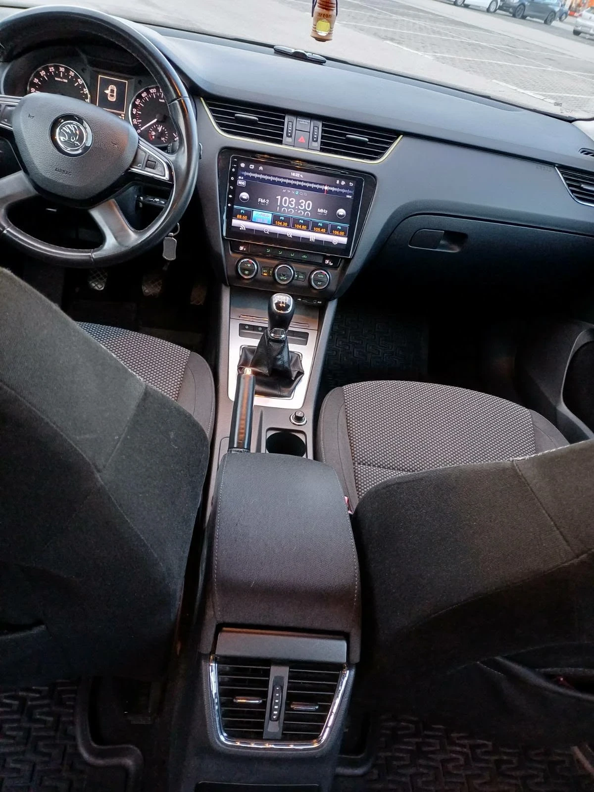 Skoda Octavia, снимка 10 - Автомобили и джипове - 54021615