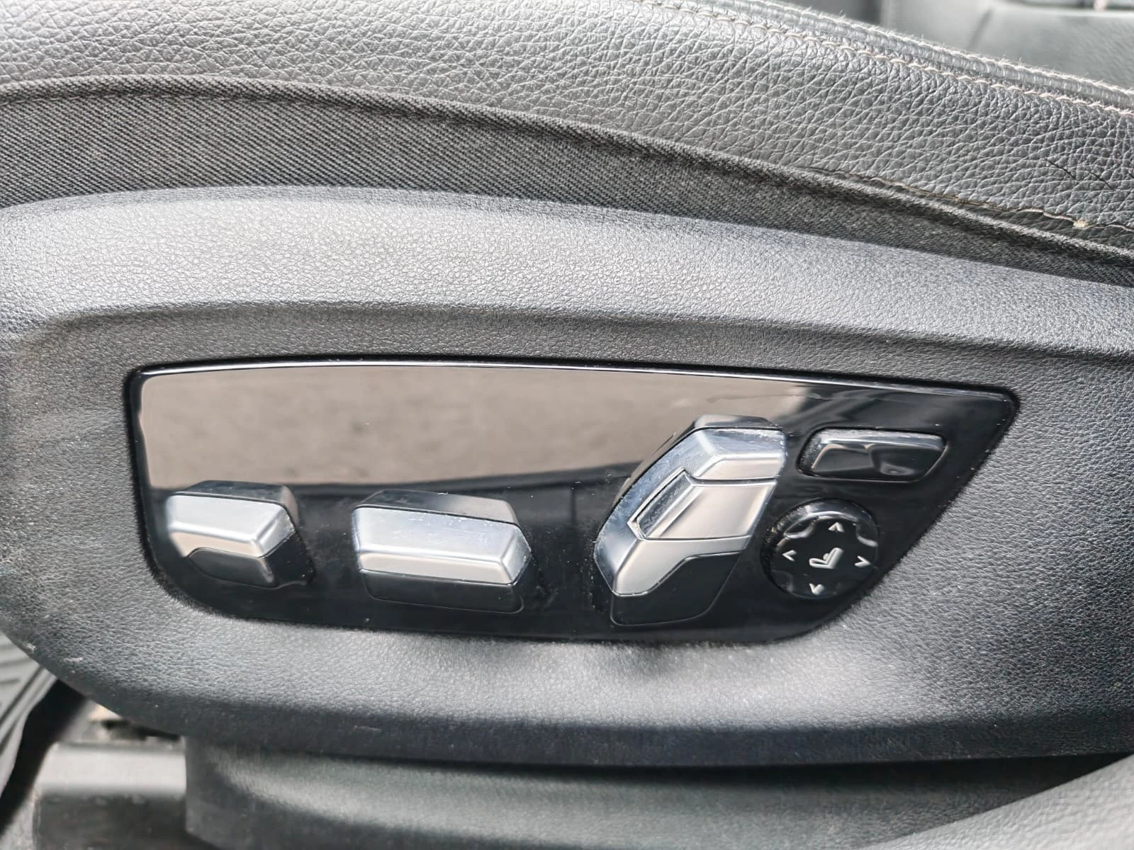 BMW 530 d xDrive, M Paket, HeadUp, Adaptive, Pano, снимка 10 - Автомобили и джипове - 54060237