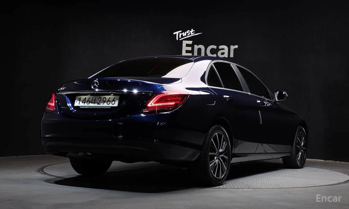 Mercedes-Benz C 200, снимка 2 - Автомобили и джипове - 54147012