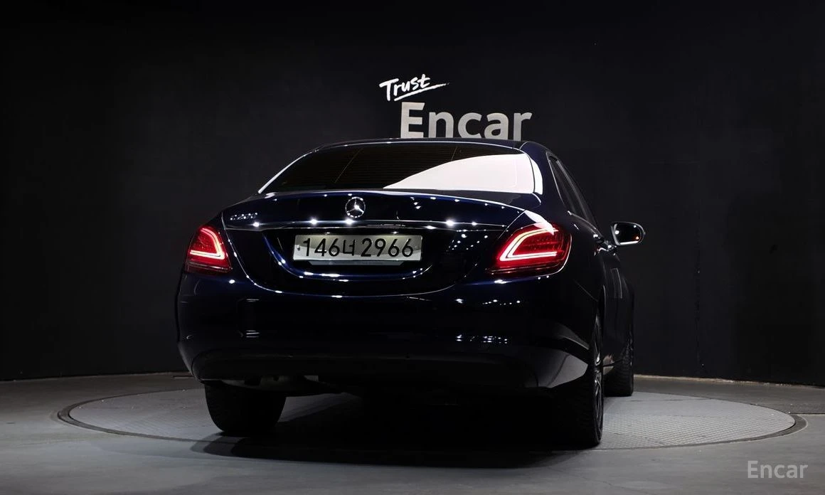 Mercedes-Benz C 200, снимка 4 - Автомобили и джипове - 54147012