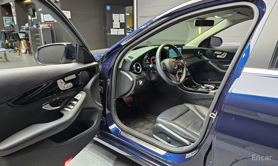 Mercedes-Benz C 200, снимка 11 - Автомобили и джипове - 54147012