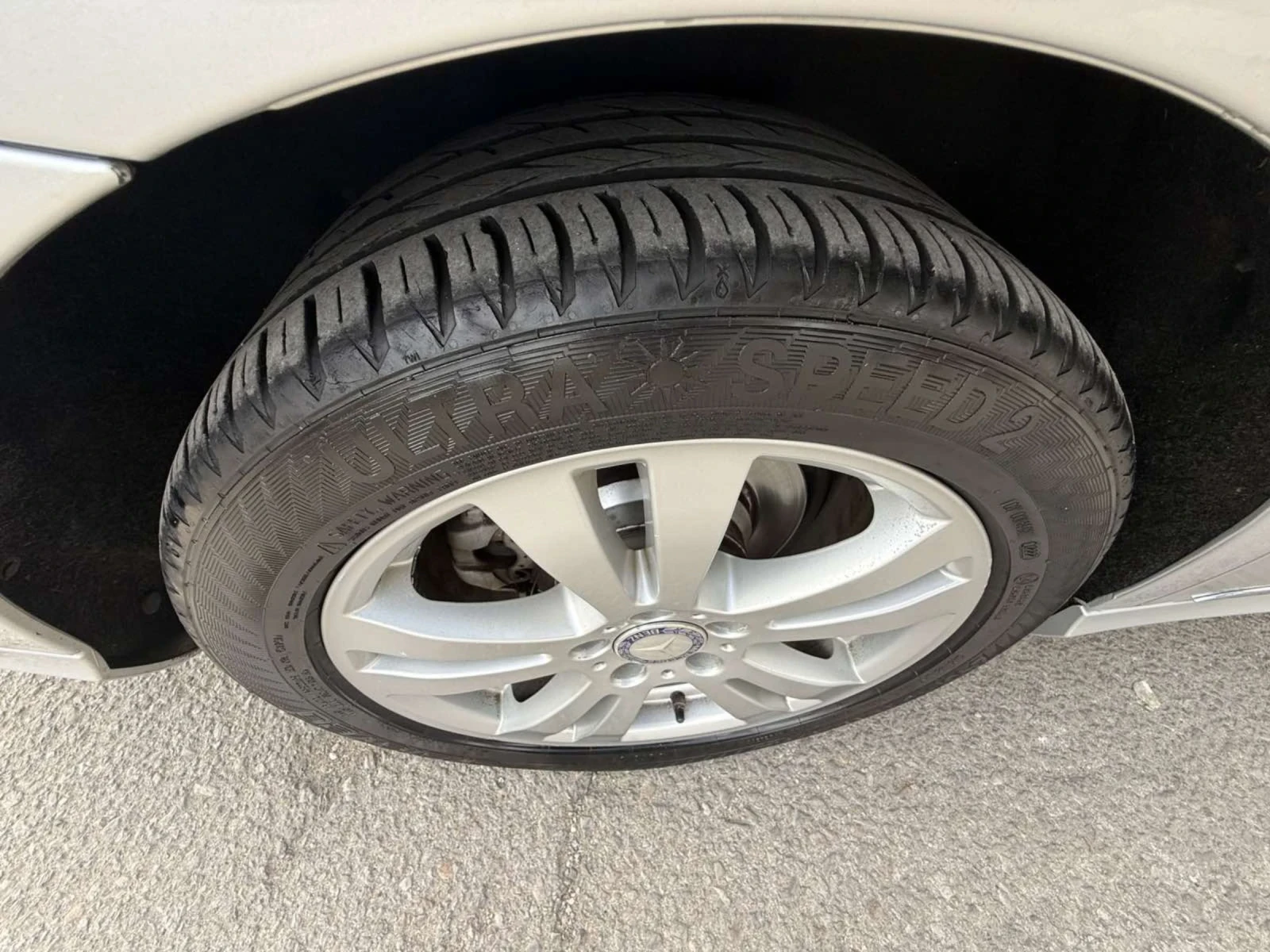 Mercedes-Benz E 200 Avangarde, снимка 17 - Автомобили и джипове - 54567662