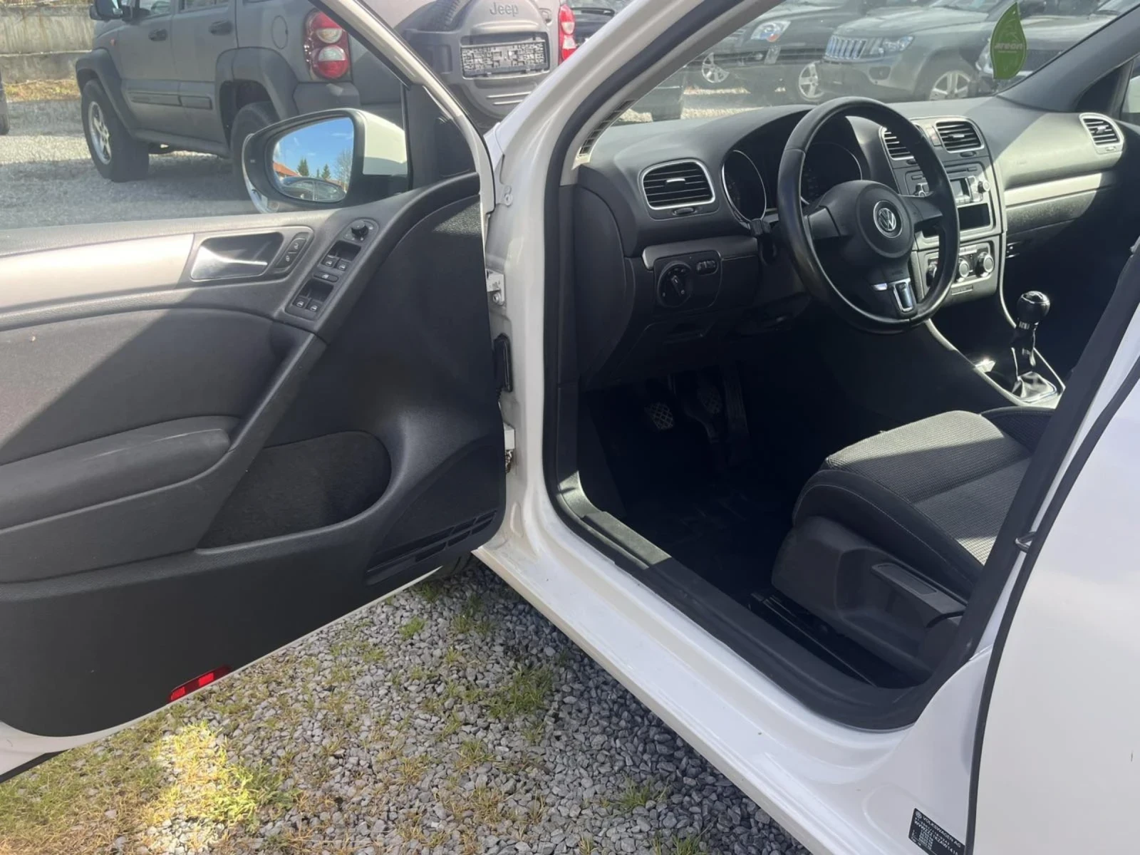 VW Golf 1.4 80кс, снимка 7 - Автомобили и джипове - 54663155