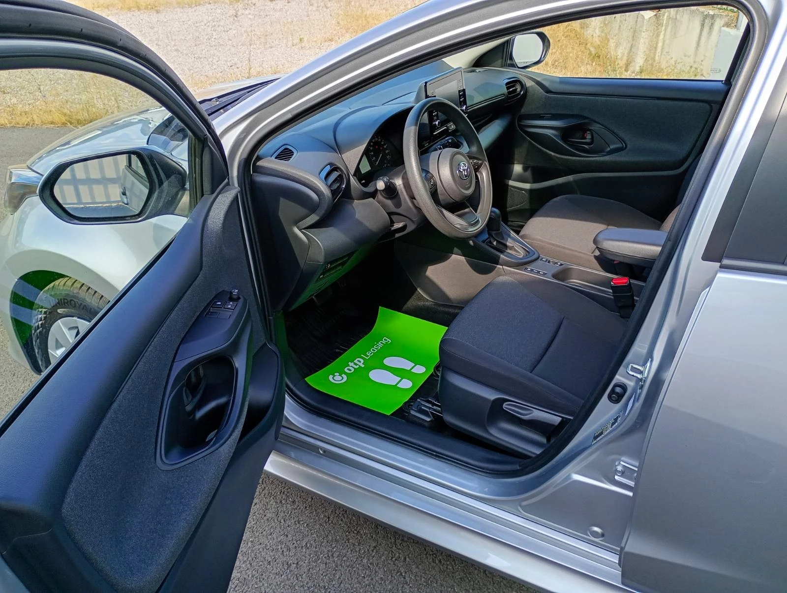 Toyota Yaris 1, 5 Hybrid-ГАРАНЦИОНЕН !!!, снимка 7 - Автомобили и джипове - 55661556