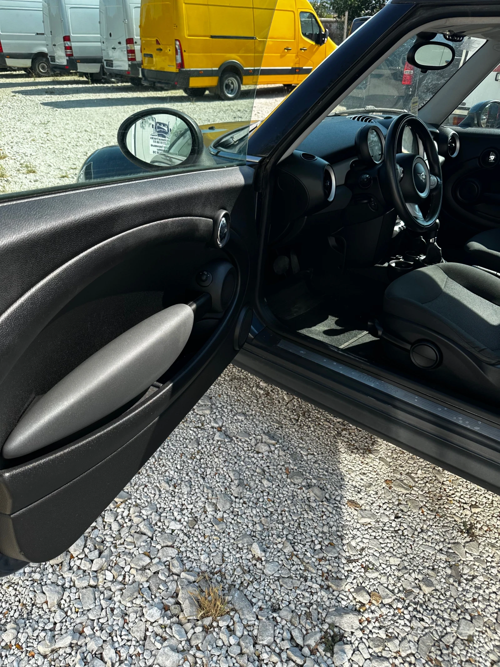 Mini Cooper Дизел автомат, снимка 10 - Автомобили и джипове - 55730100