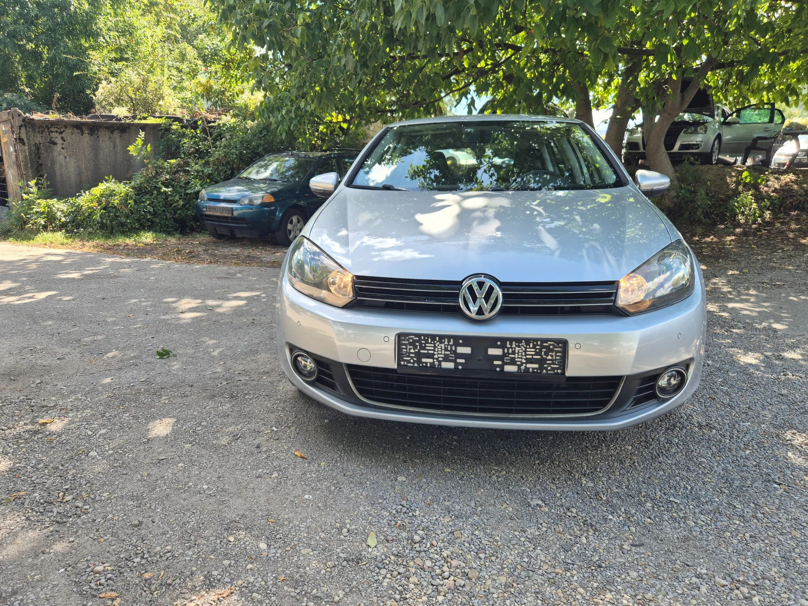 VW Golf 1.6TDI ХАЙ-ЛАИН ВНОС ИТАЛИЯ БЕЗ РЪЖДИ И ЗАБЕЛЕЖКИ , снимка 2 - Автомобили и джипове - 55952292