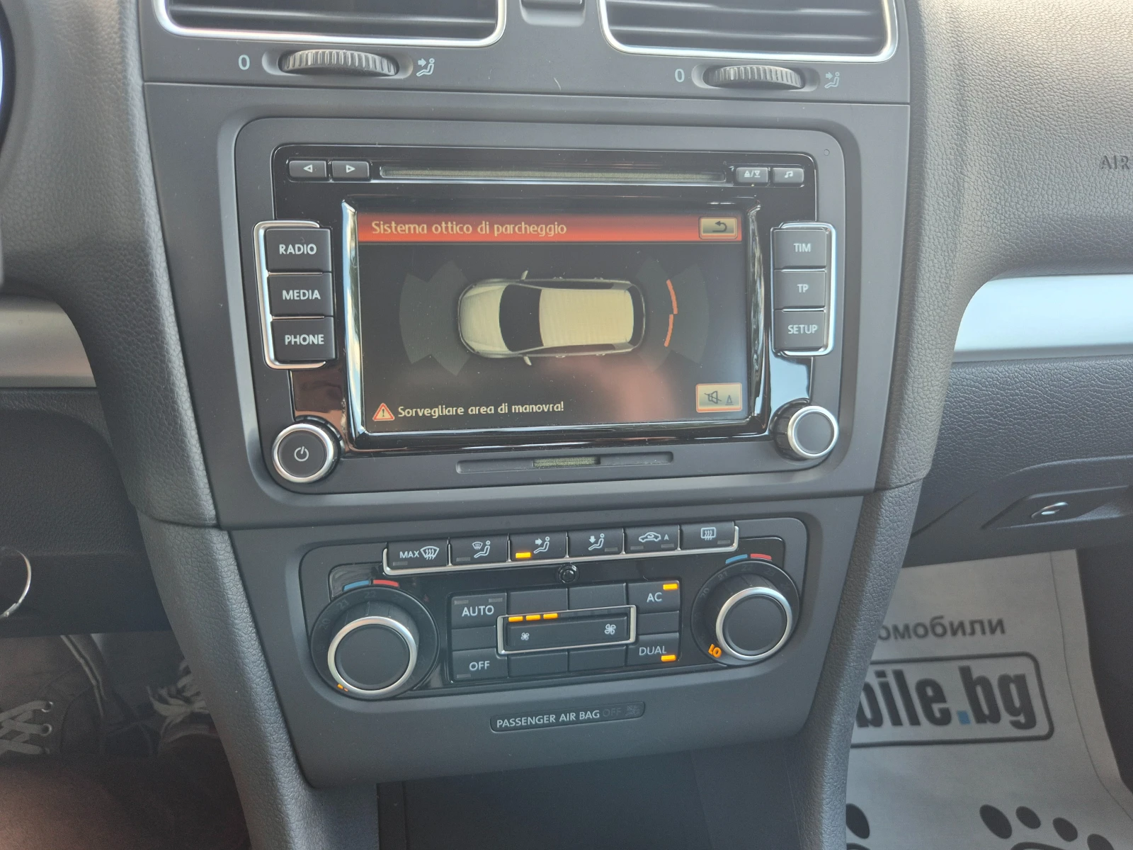 VW Golf 1.6TDI ХАЙ-ЛАИН ВНОС ИТАЛИЯ БЕЗ РЪЖДИ И ЗАБЕЛЕЖКИ , снимка 17 - Автомобили и джипове - 55952292