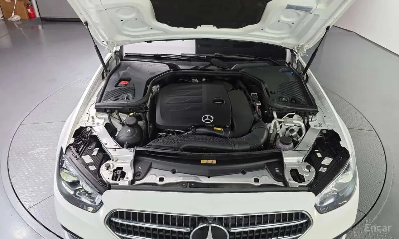 Mercedes-Benz E 350 * E350 4MATIC Avantgarde * БЕЗ ПЪРВОНАЧАЛНА ВНОСКА, снимка 6 - Автомобили и джипове - 56256262