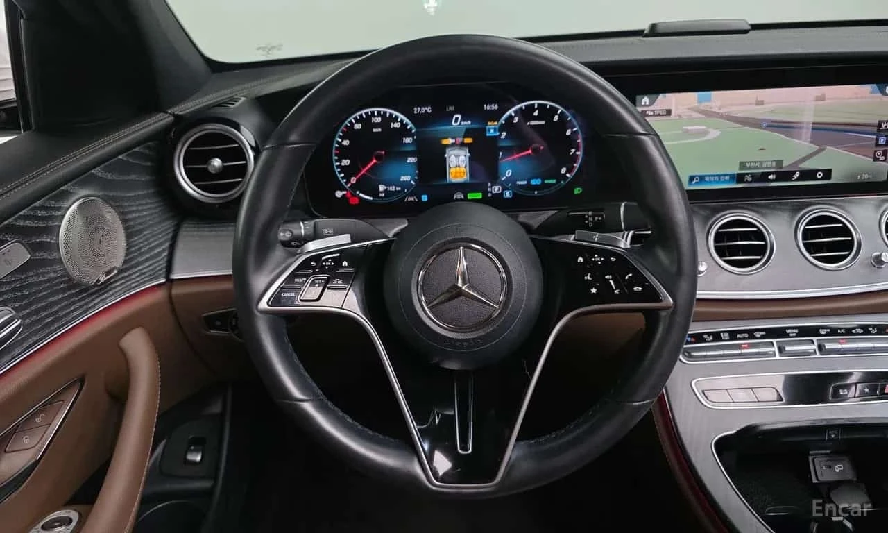 Mercedes-Benz E 350 * E350 4MATIC Avantgarde * БЕЗ ПЪРВОНАЧАЛНА ВНОСКА, снимка 13 - Автомобили и джипове - 56256262