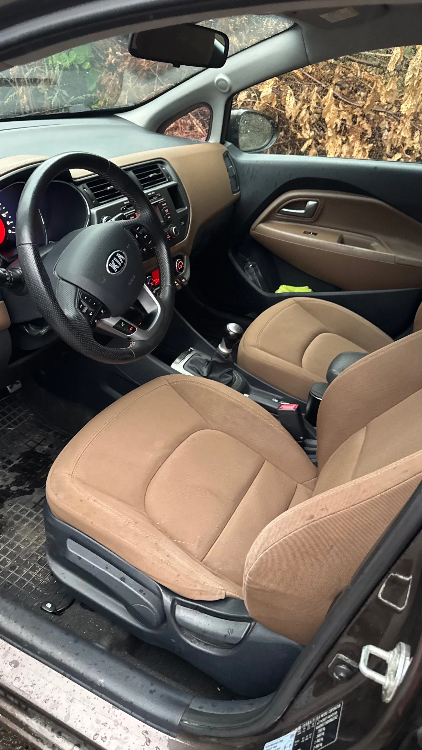 Kia Rio 1.2 бензин, снимка 6 - Автомобили и джипове - 56662799
