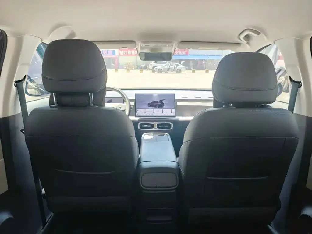 Leapmotor B10, снимка 11 - Автомобили и джипове - 56688398