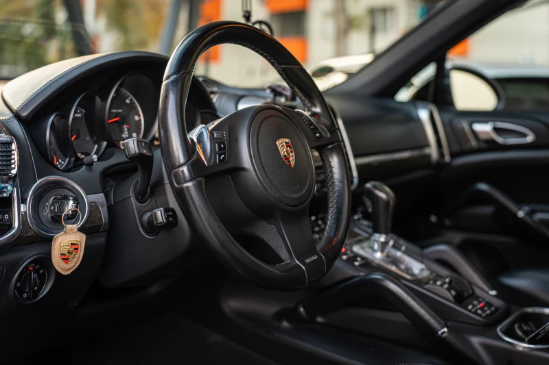 Porsche Cayenne * 3.0d* 245* PDK* 4x4* PANORAMA* , снимка 8 - Автомобили и джипове - 52203907