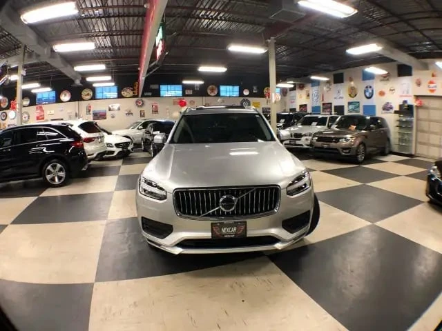 Volvo Xc90  MOMENTUM * 7 МЕСТЕН * PANO * NAVI * КАМЕРА - изображение 3