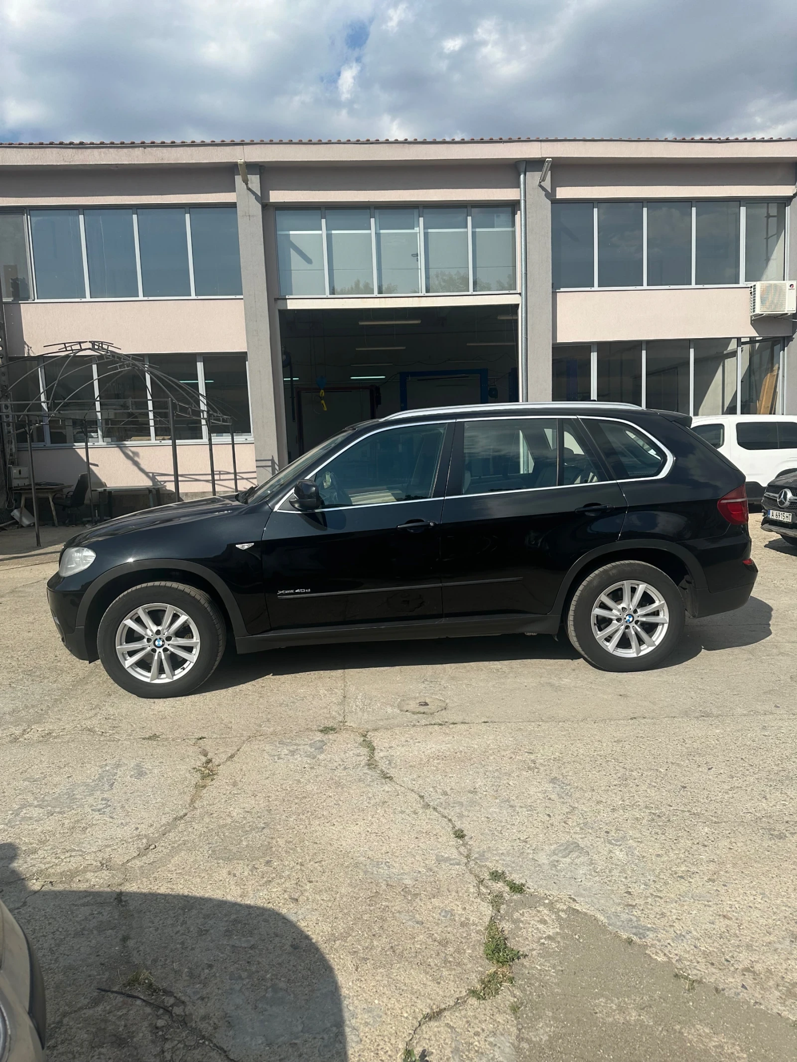 BMW X5 E 70 4.0D - изображение 2
