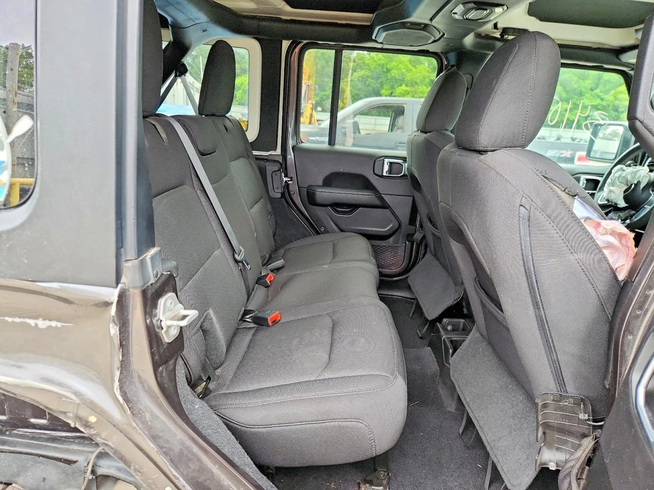 Jeep Wrangler 2.0l Sahara, снимка 11 - Автомобили и джипове - 54558033