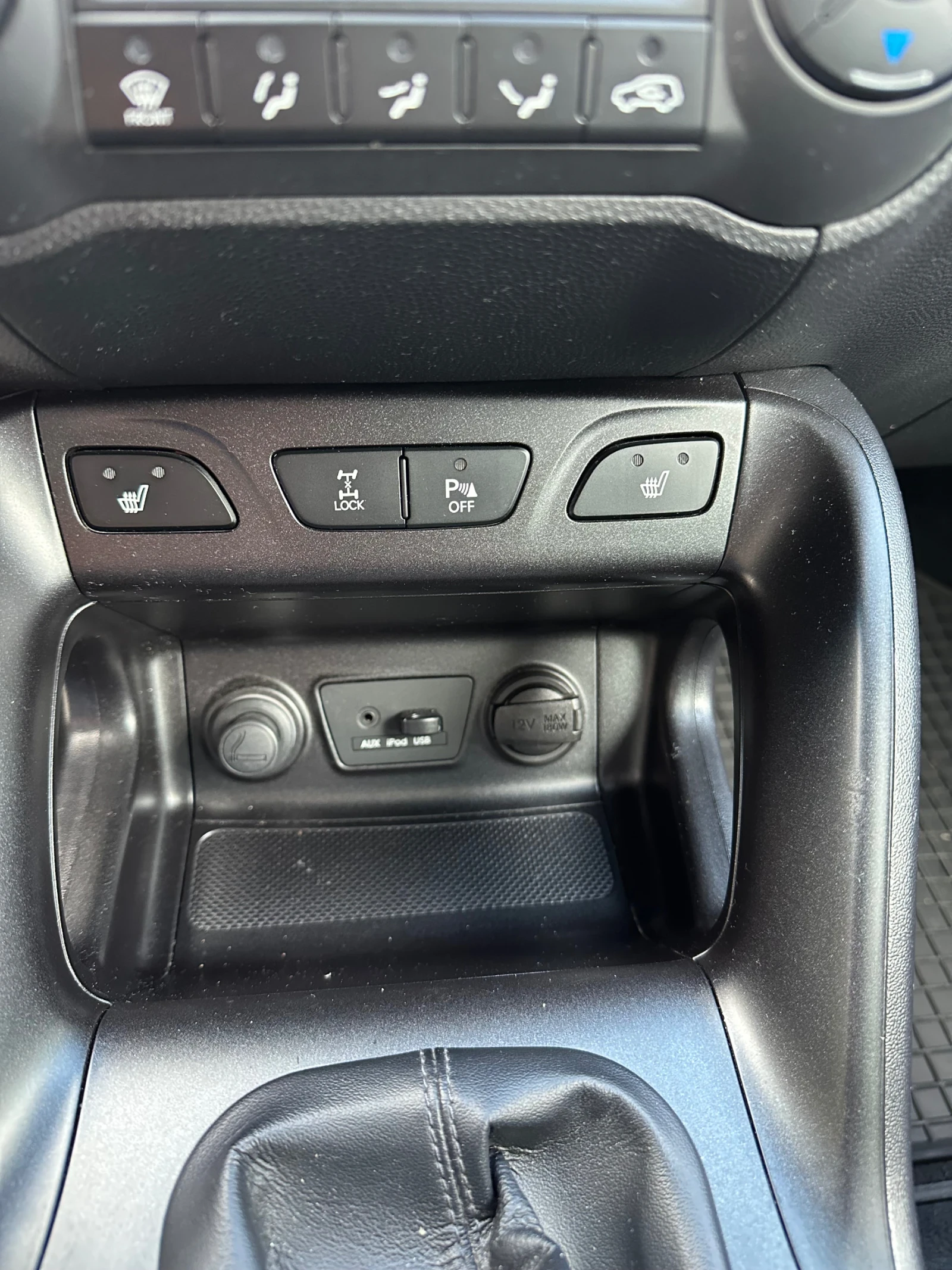 Hyundai IX35 2.0 CRDI 4WD ПЪРВИ СОБСВЕНИК, снимка 14 - Автомобили и джипове - 54931796