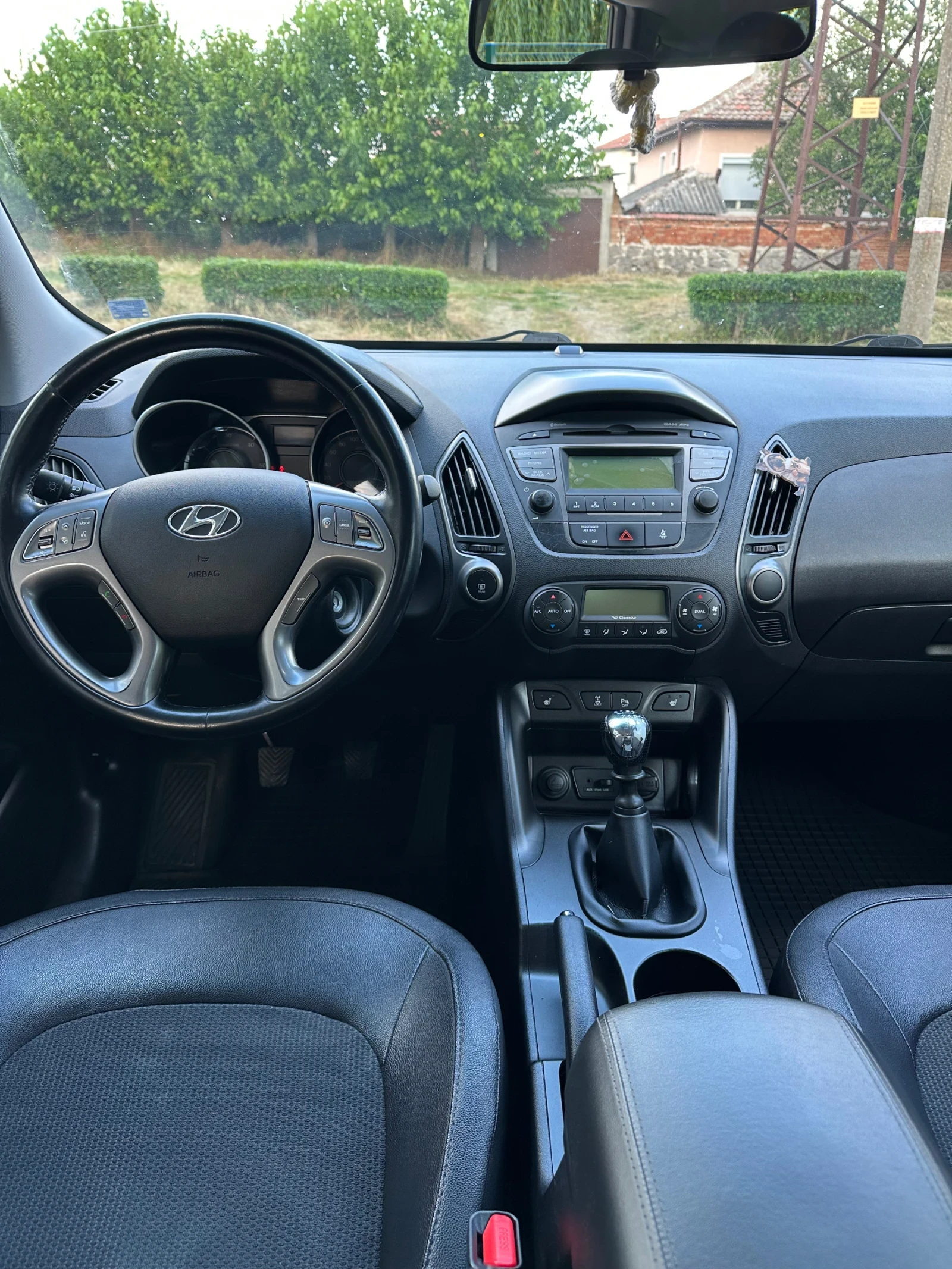 Hyundai IX35 2.0 CRDI 4WD ПЪРВИ СОБСВЕНИК, снимка 9 - Автомобили и джипове - 54931796