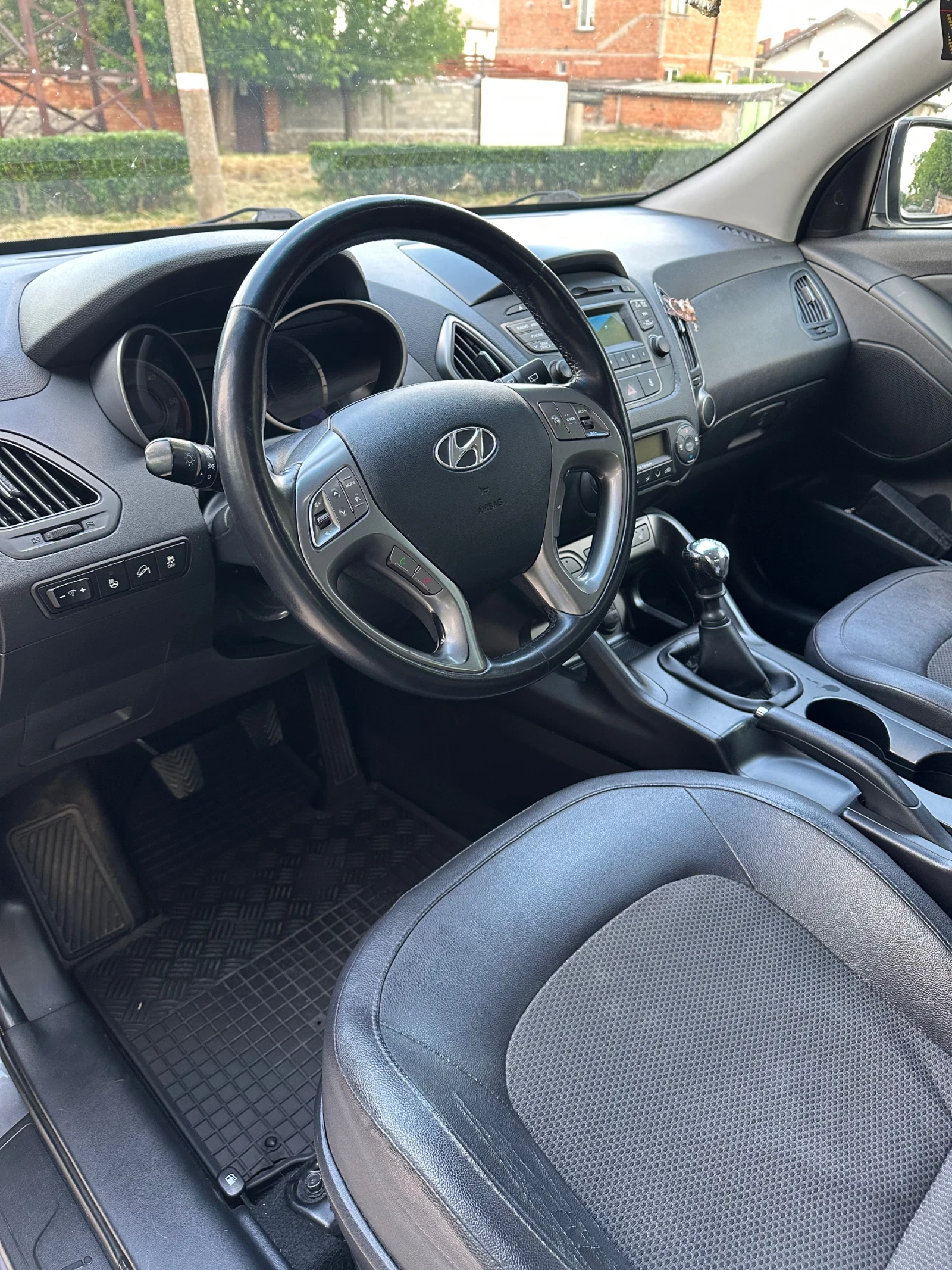 Hyundai IX35 2.0 CRDI 4WD ПЪРВИ СОБСВЕНИК, снимка 7 - Автомобили и джипове - 54931796