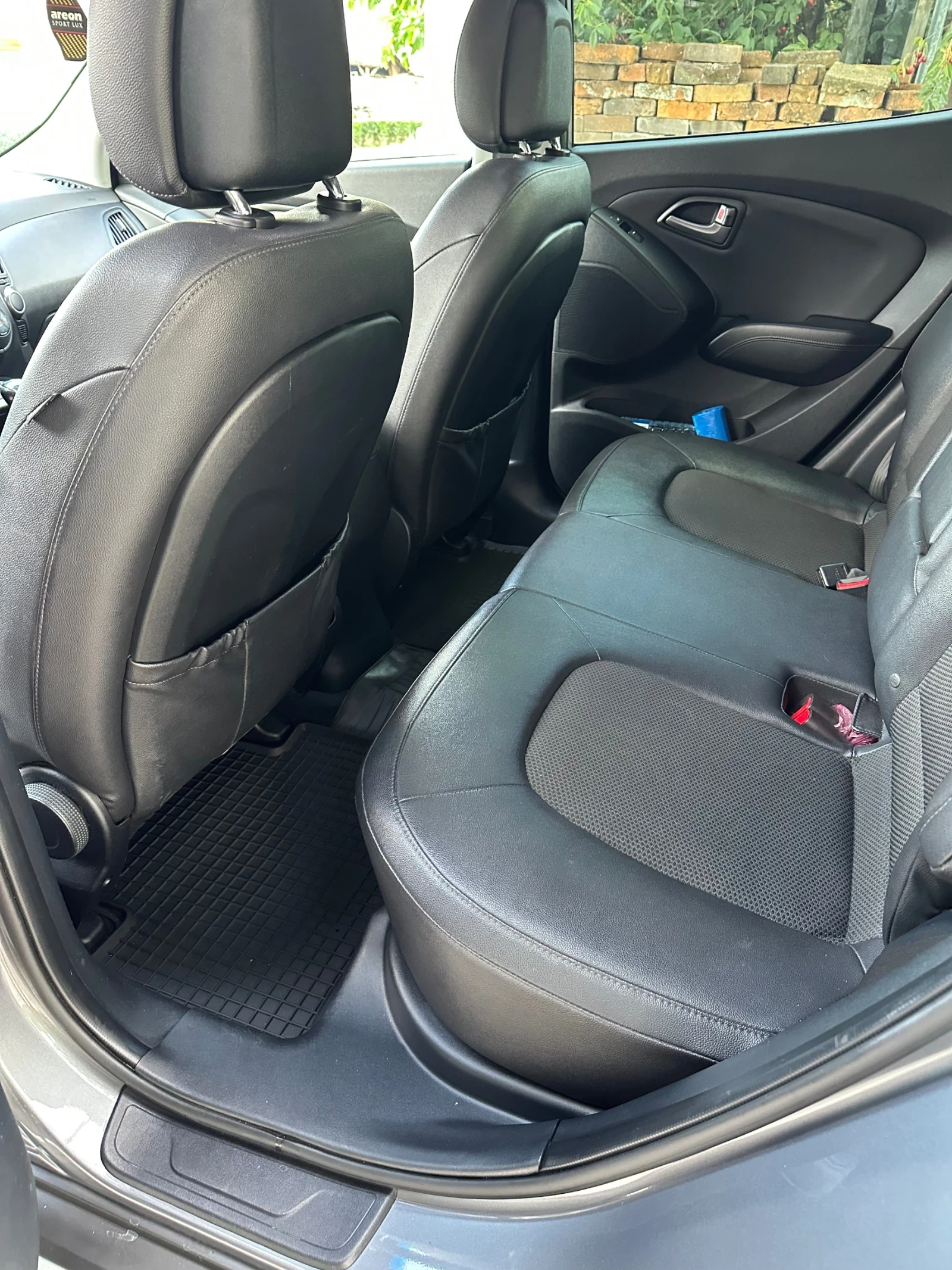 Hyundai IX35 2.0 CRDI 4WD ПЪРВИ СОБСВЕНИК, снимка 10 - Автомобили и джипове - 54931796