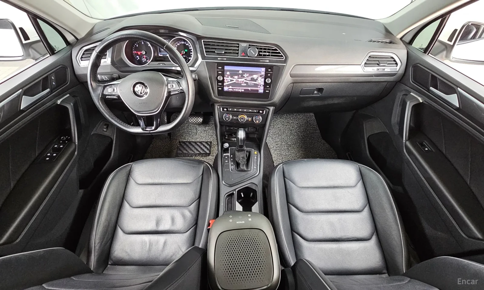 VW Tiguan 2.0TDI* PREMIUM* 4MOTION* 50000KM!!!, снимка 7 - Автомобили и джипове - 55102423