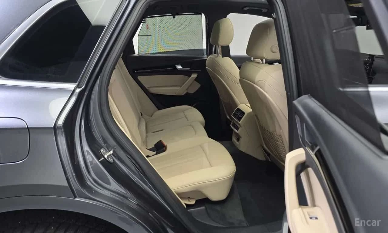 Audi Q5 * 40 TDI Quattro Premium * КРАЙНА ЦЕНА ДО БЪЛГАРИЯ, снимка 11 - Автомобили и джипове - 55569594