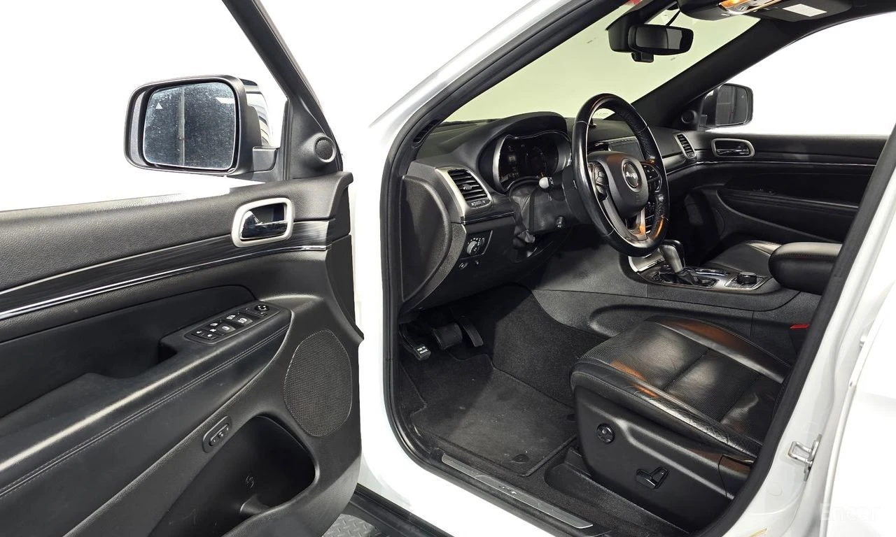 Jeep Grand cherokee ПОДГРЕВ* ОБДУХВАНЕ* ПАНОРАМА* КАМЕРА* , снимка 6 - Автомобили и джипове - 56126168